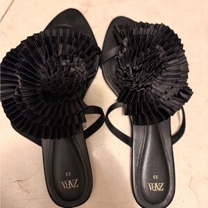 Zara Women's Black Pleated Mules